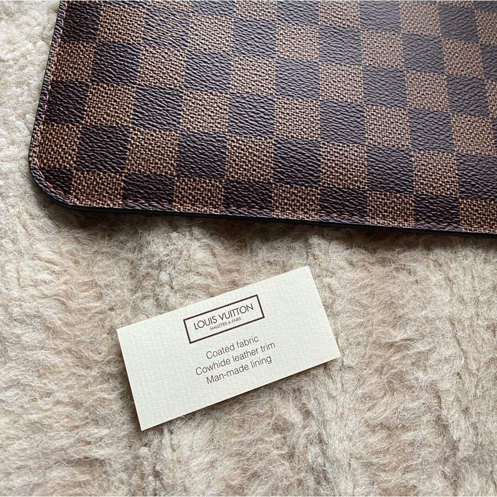 EUC Louis Vuitton Neverfull wristlet. - Picture 2 of 2